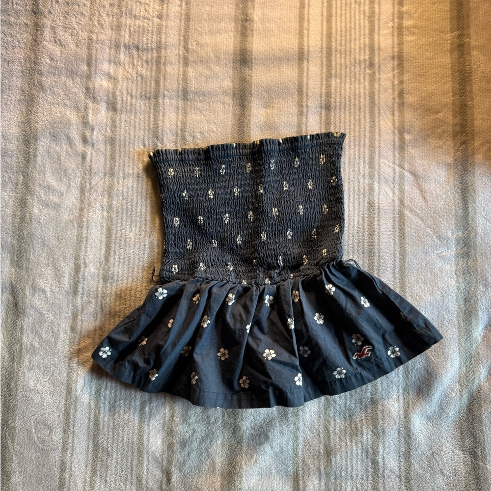 Hollister Black and White Floral Tank Top